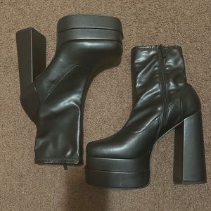 ASOS WOMENS PLATFORM BOOTS SIZE 12